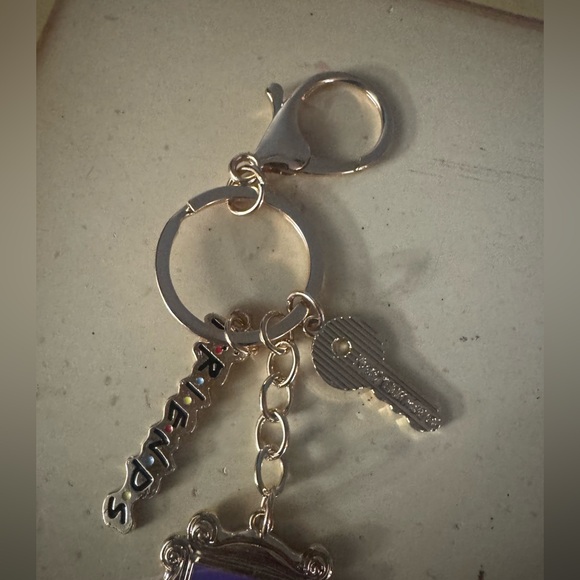 Friends Keychain - Picture 2 of 3